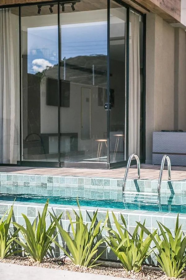 Casa Requinte, 4 Suites, Piscina I Balneário Camboriú 0*,
